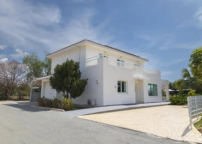 Antigoni By Πέγεια